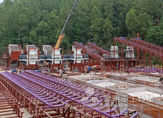 砂石破碎生產(chǎn)線現(xiàn)場(chǎng) 砂石破碎生產(chǎn)線現(xiàn)場(chǎng)